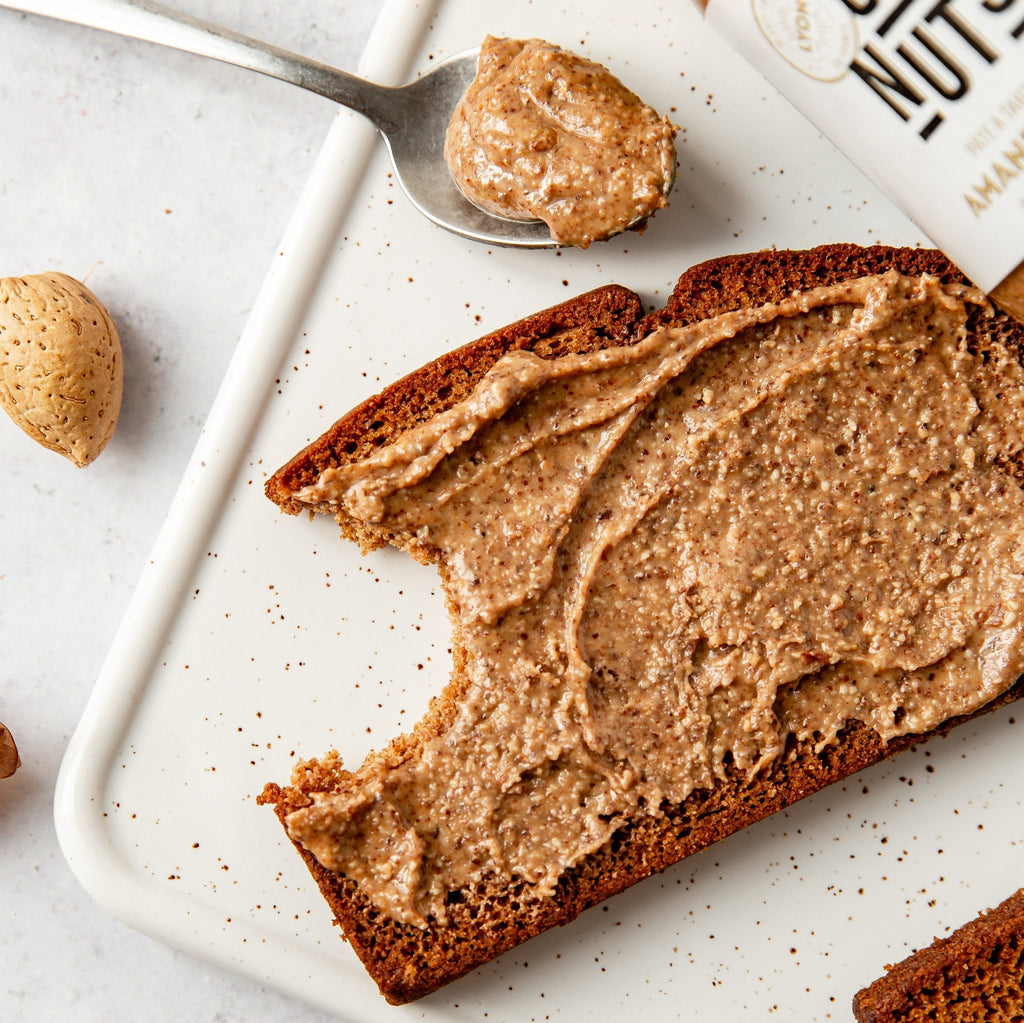 Tartines de pâte à tartiner amandes et miel bio