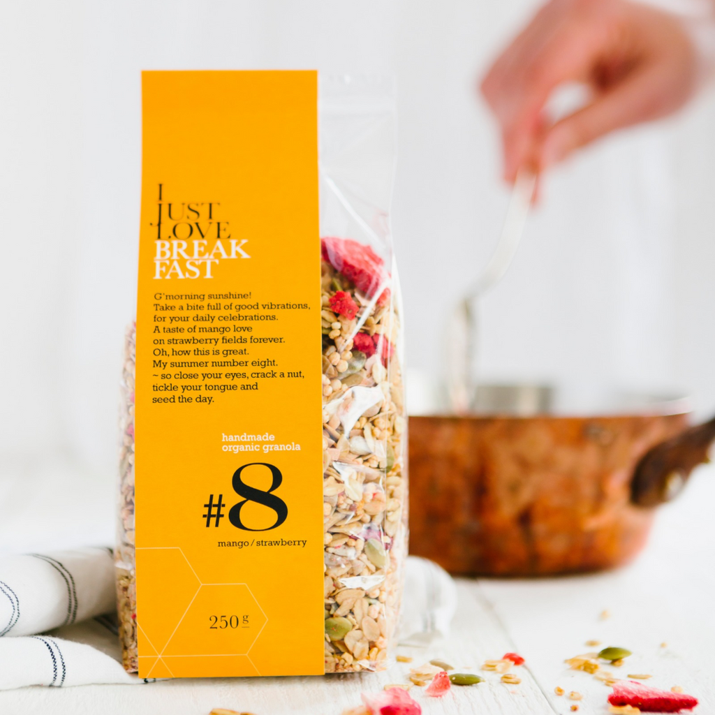 Granola à la fraise et mangue