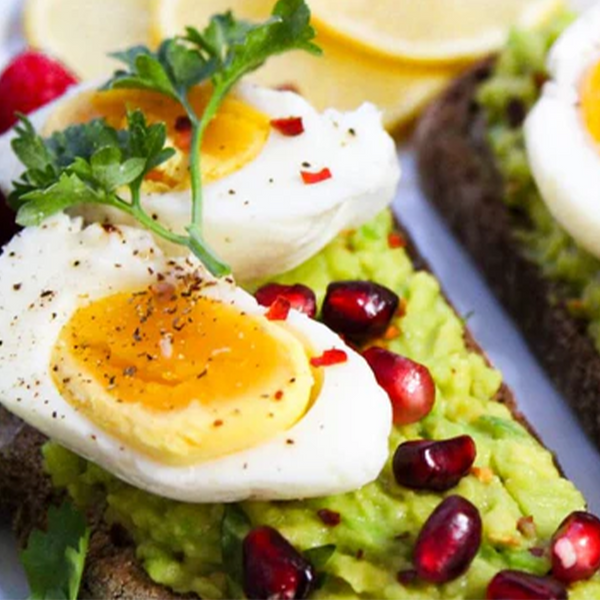 Toasts à l'avocat protéinés